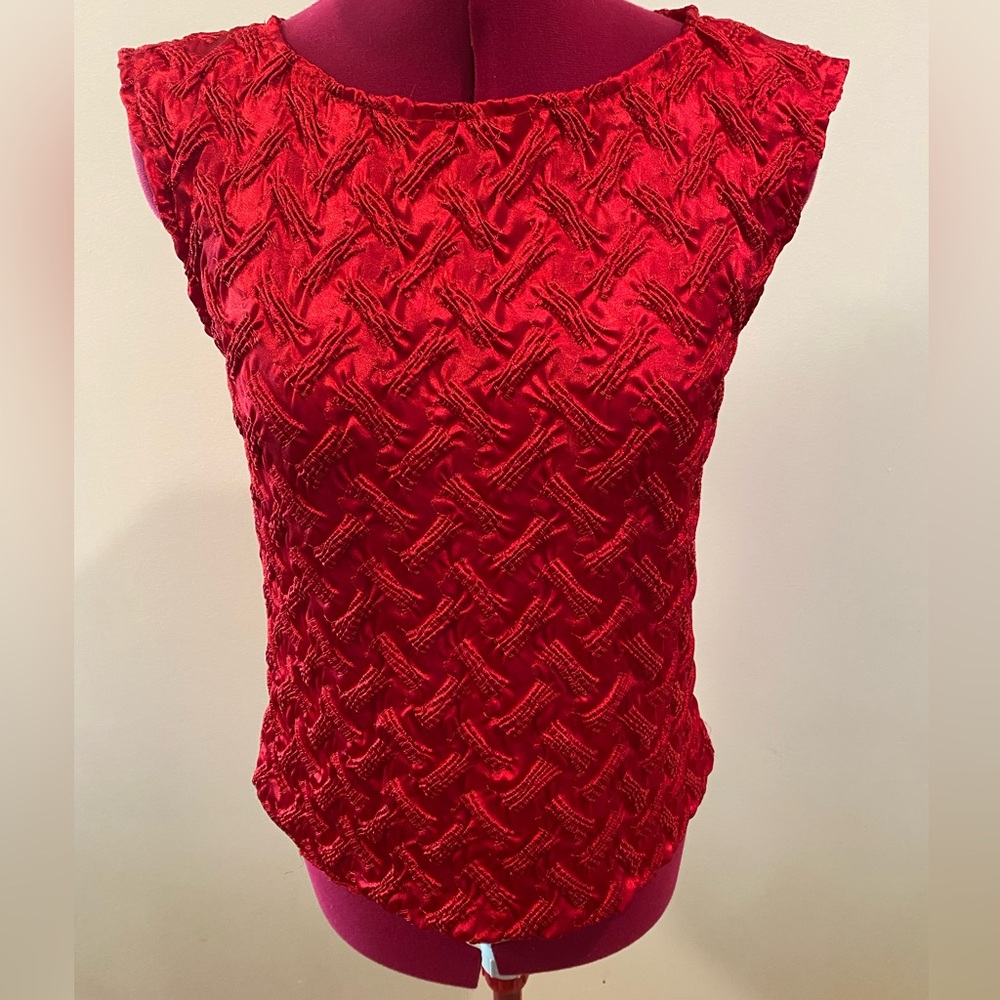 Vintage Textured Sleeveless Top